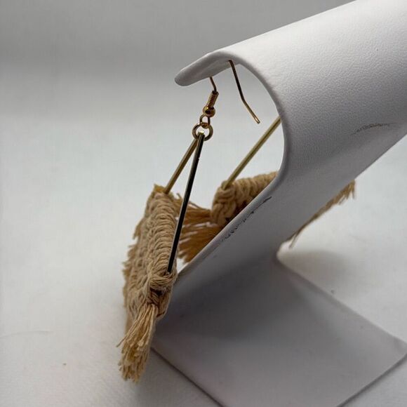 NWOT Macramé fishhook earrings - Picture 2 of 4